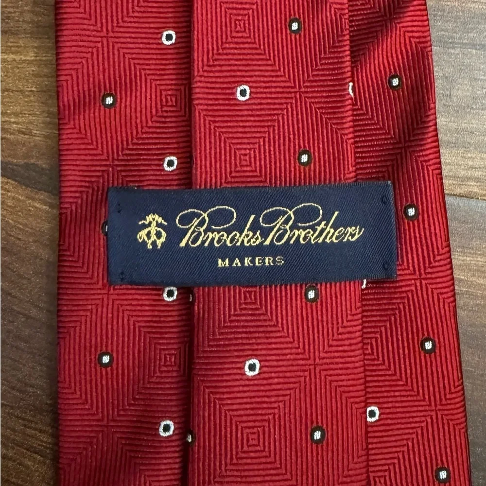 Brooks Brothers Makers Burgundy Pure Silk Tie with Geometric Design